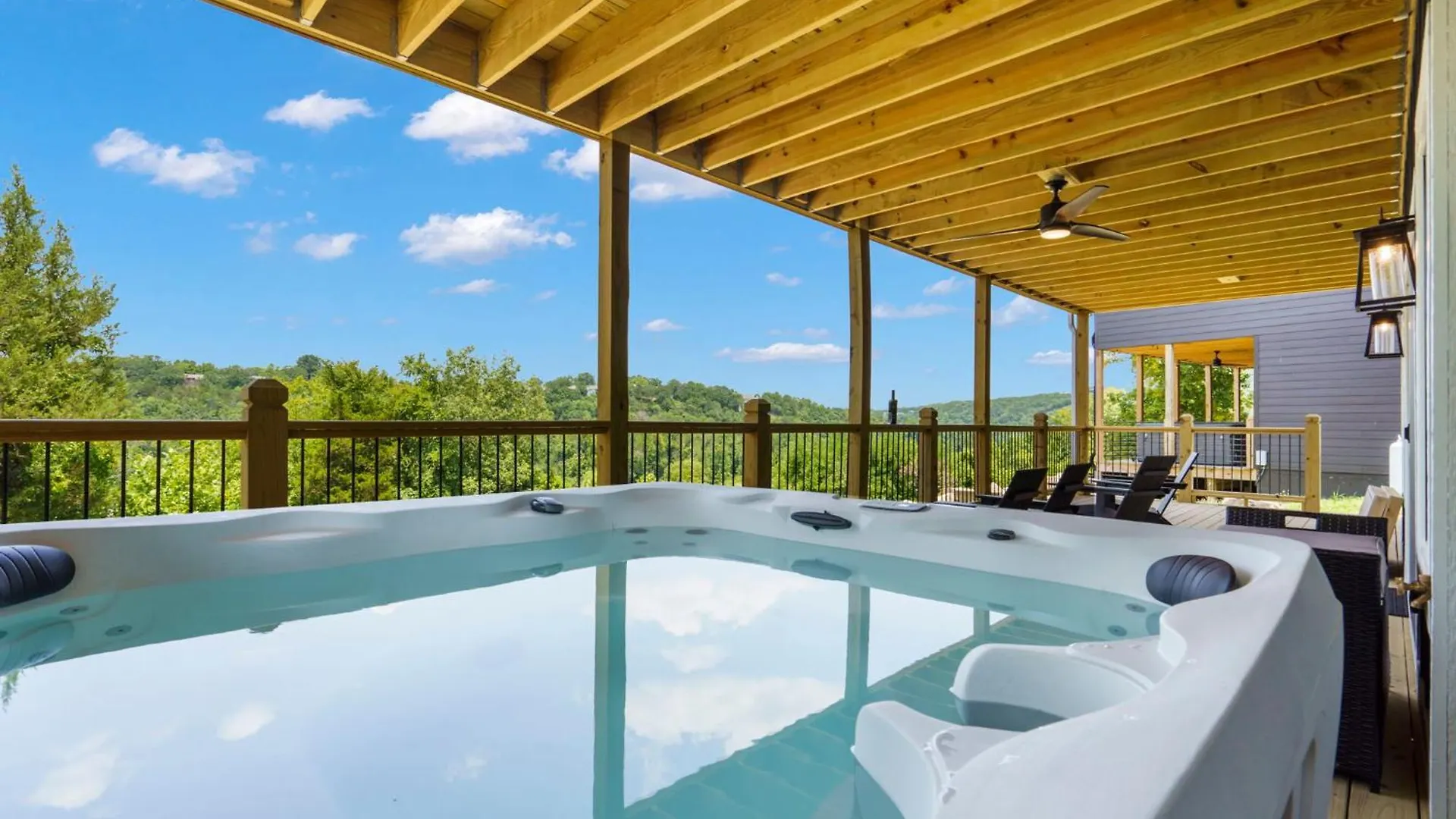 Private Hot Tub, New In Trophy Run, Cmty Outdoor Pool, Free Daily Tickets To Local Attractions! * Branson