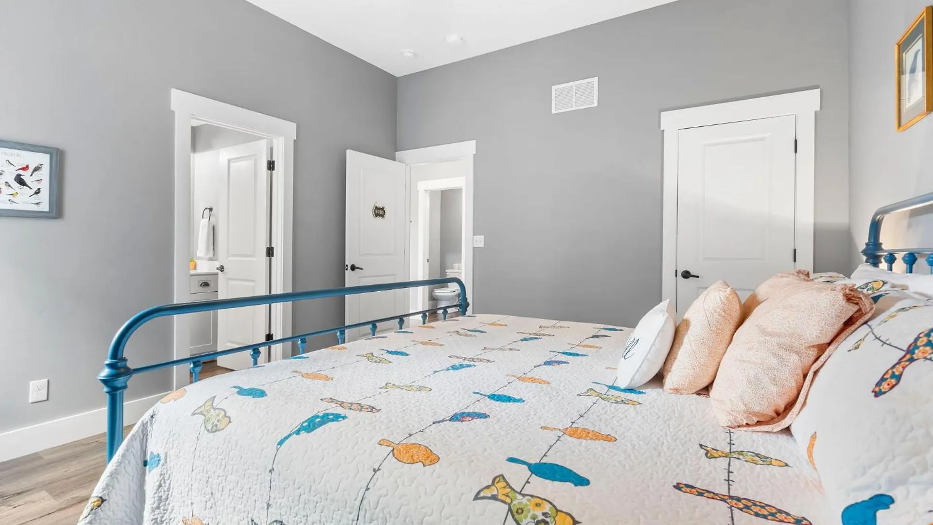 Double-sided Fireplace, Views, Daily Tickets To Local Attractions, Air Hockey! * Branson