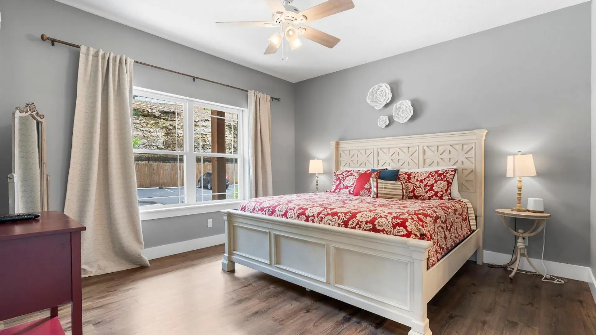 Double-sided Fireplace, Views, Daily Tickets To Local Attractions, Air Hockey! Chata Branson