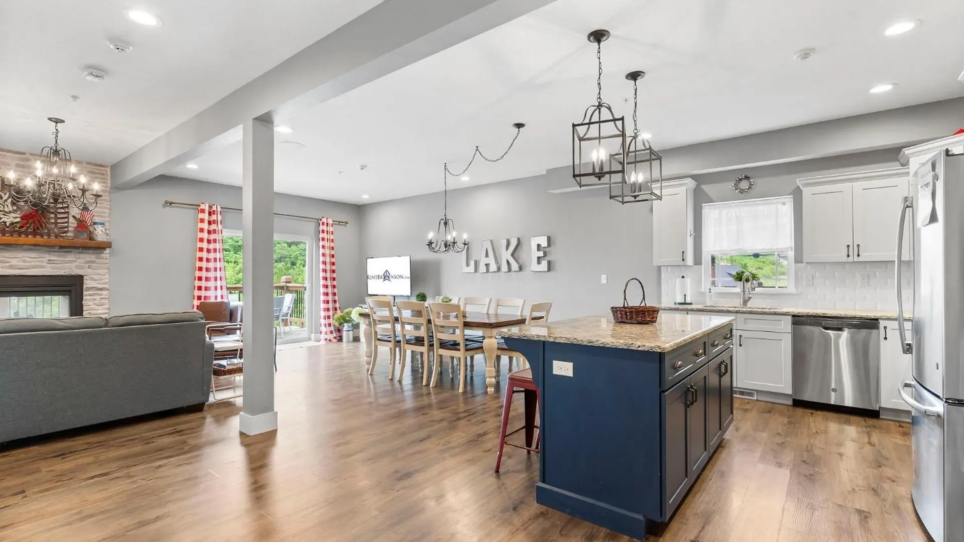 Double-sided Fireplace, Views, Daily Tickets To Local Attractions, Air Hockey! Chata *