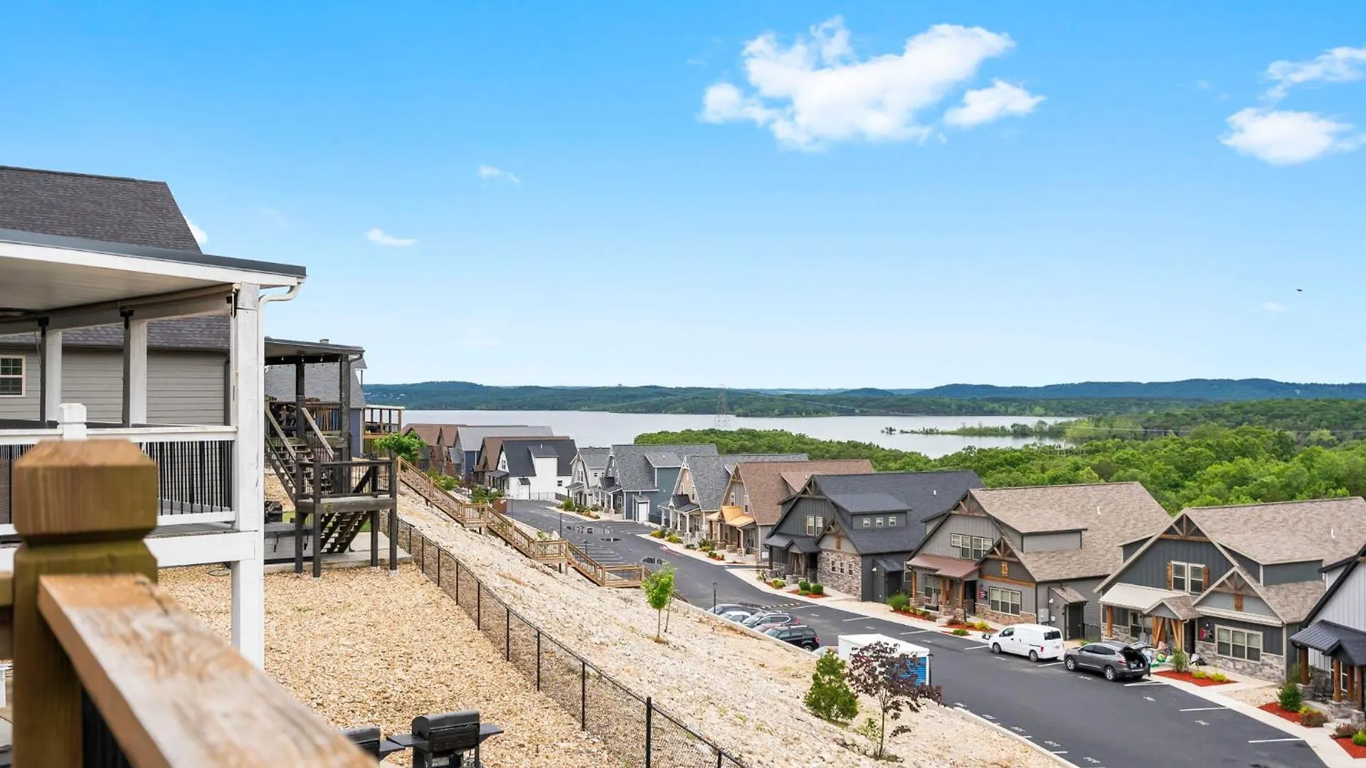 Chata Double-sided Fireplace, Views, Daily Tickets To Local Attractions, Air Hockey! Branson