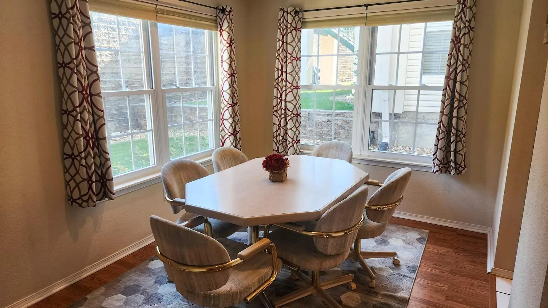 Apartment Golf Course View - Centrally Located - Free Attraction Tickets Included - Stairs Required - Fw7-1
