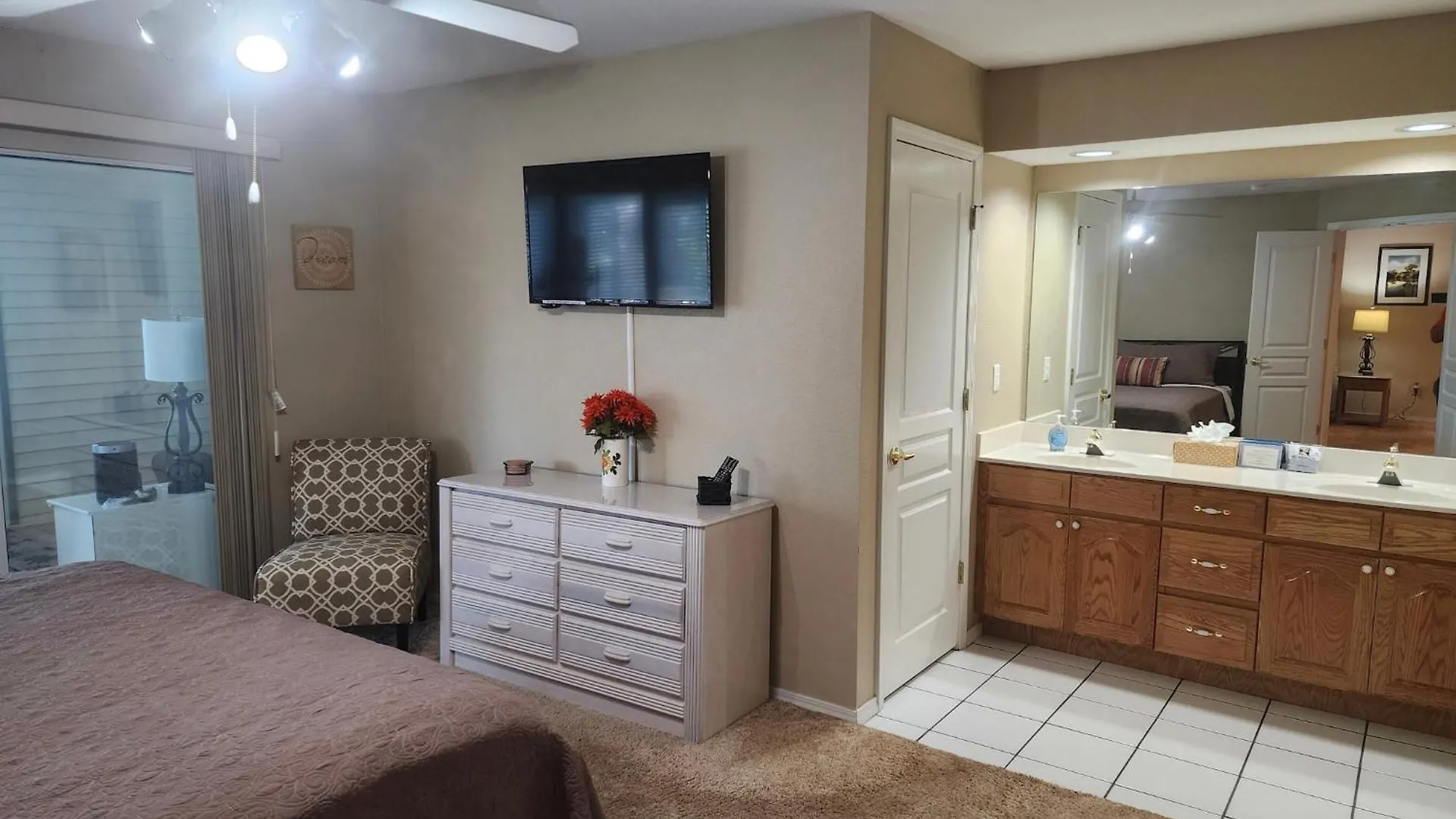 Golf Course View - Centrally Located - Free Attraction Tickets Included - Stairs Required - Fw7-1 Branson