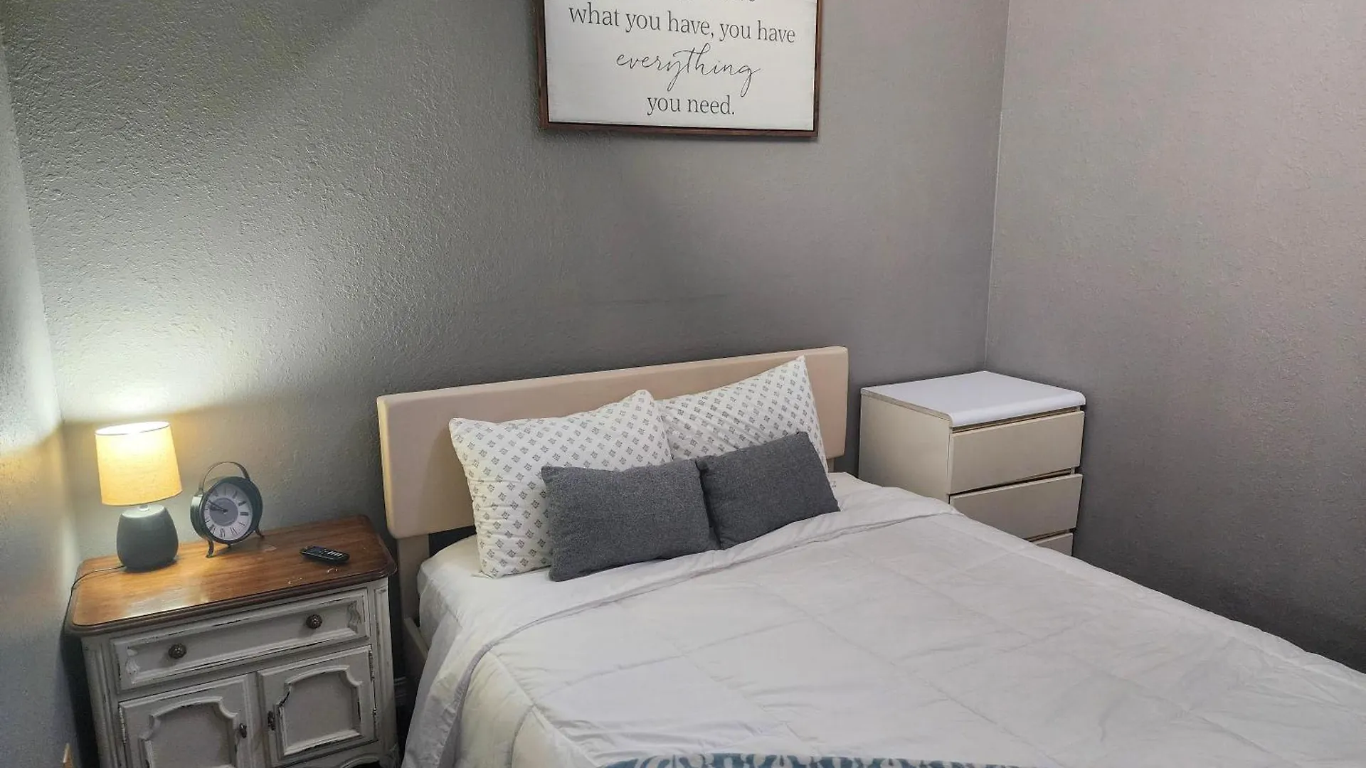 2br Cozy - Centrally Located - Stairs Required - Free Tickets Included - Fc1-5