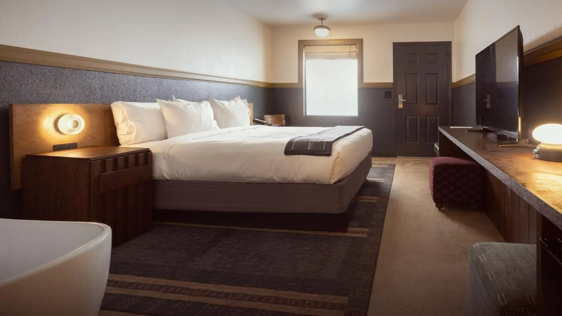 The Ozarker Motel 4*