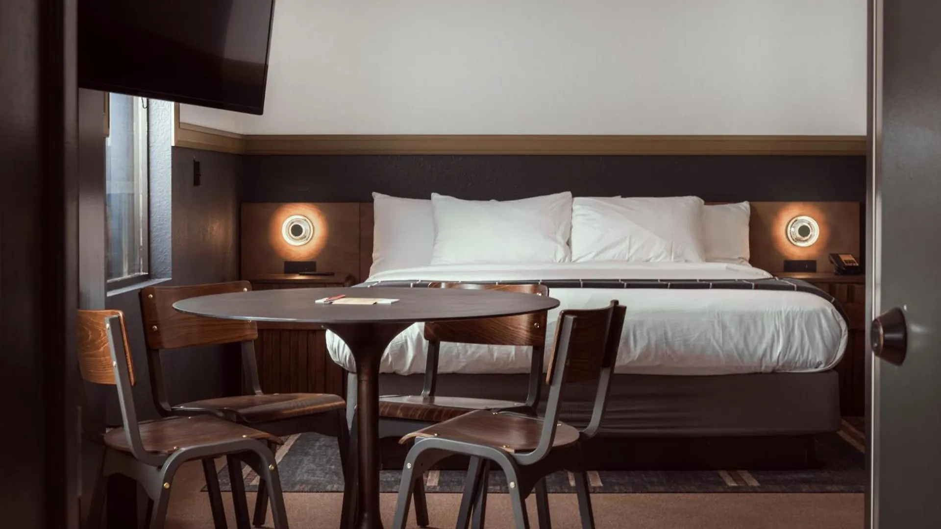 The Ozarker Motel 4*