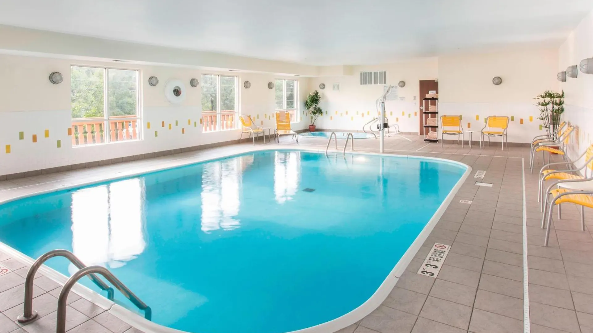 Hotel Fairfield & By Marriott 3*