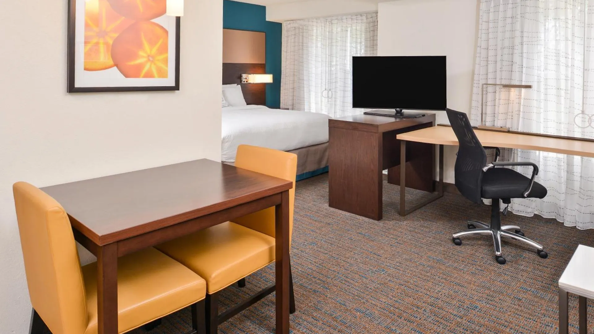 Hotel By Marriott
