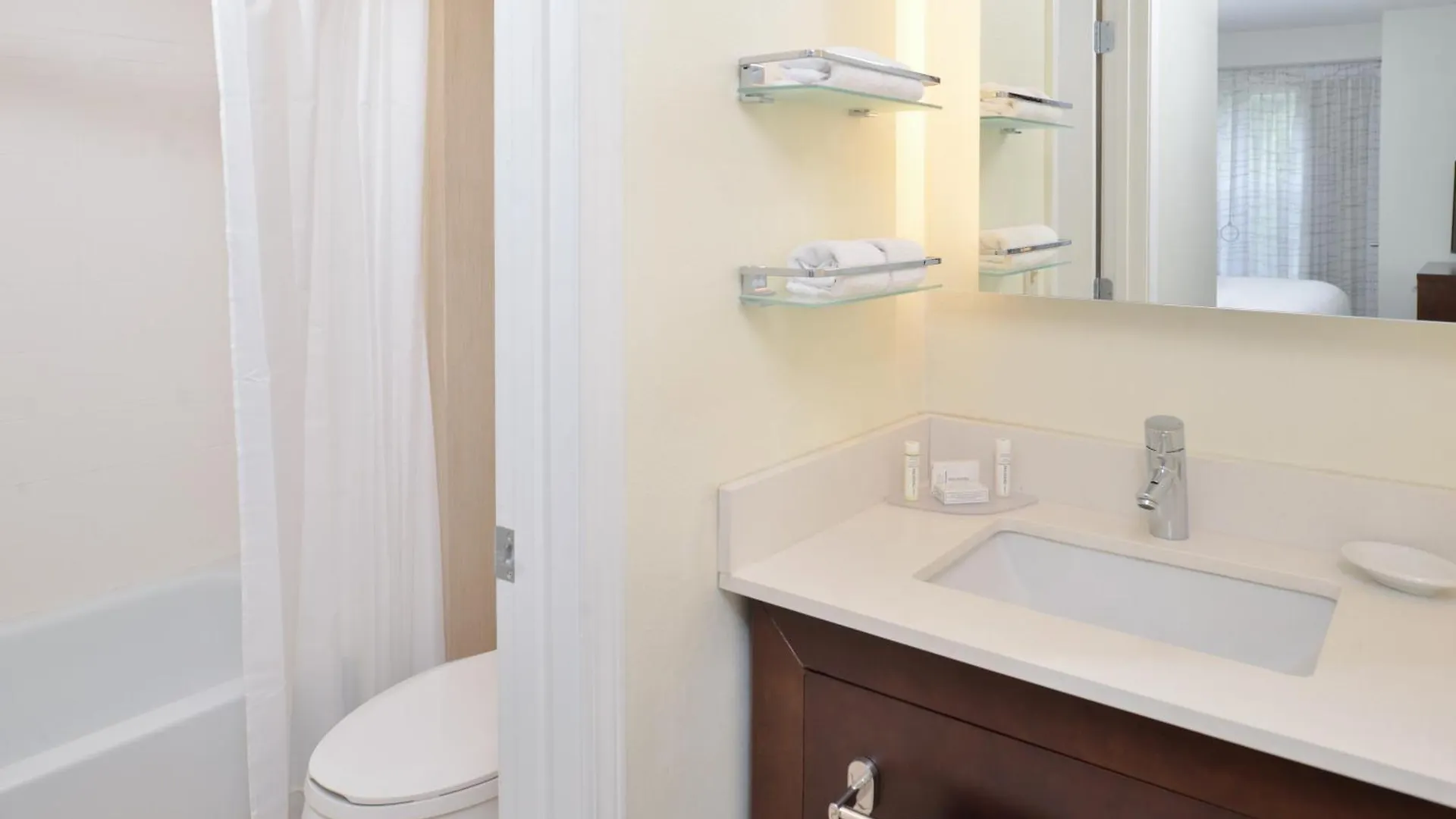 By Marriott Hotel Branson