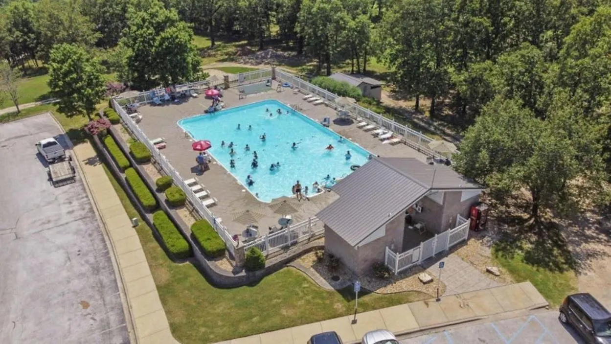 Luxurious At Hills - Beautifully Updated And Affordable - Family Amenities - No Steps Lägenhet