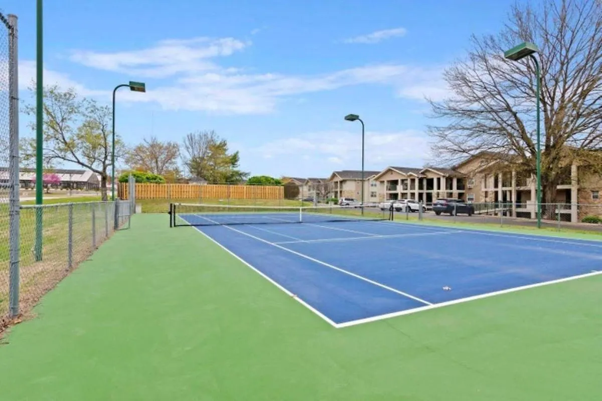 Luxurious At Hills - Beautifully Updated And Affordable - Family Amenities - No Steps Branson
