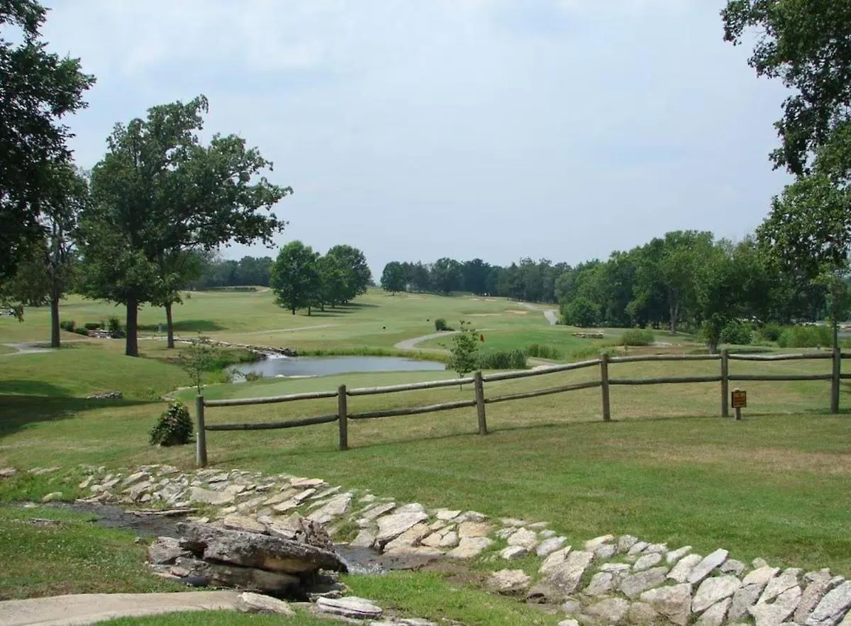 Luxurious At Hills - Beautifully Updated And Affordable - Family Amenities - No Steps Lägenhet