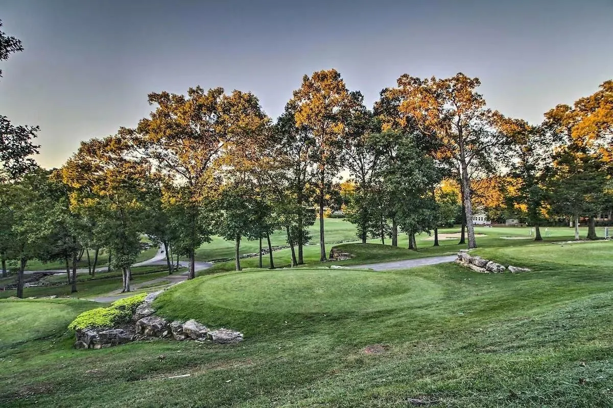Luxurious At Hills - Beautifully Updated And Affordable - Family Amenities - No Steps *