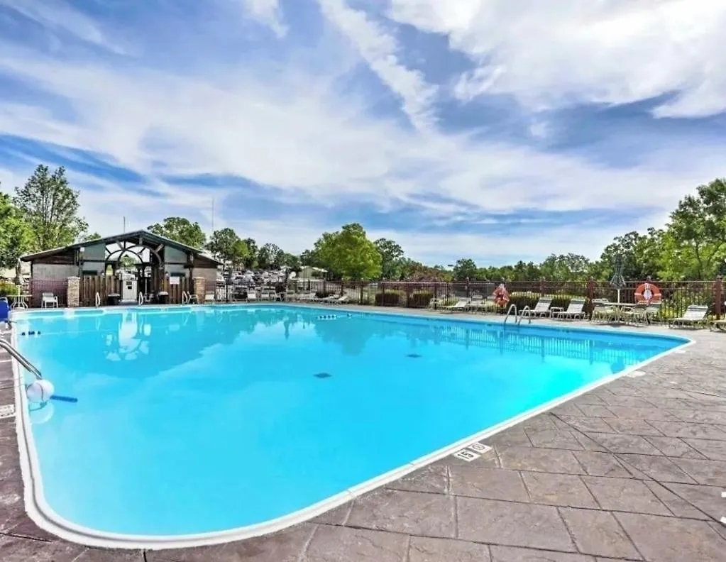 Luxurious At Hills - Beautifully Updated And Affordable - Family Amenities - No Steps Lägenhet Branson