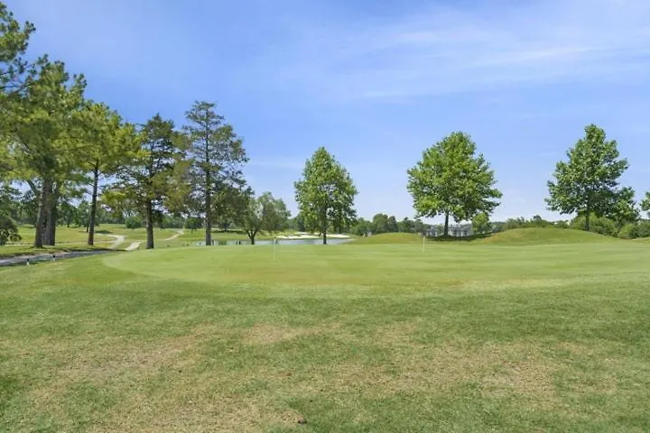 Luxurious At Hills - Beautifully Updated And Affordable - Family Amenities - No Steps