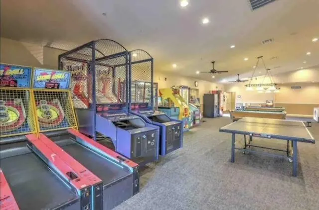 Lägenhet Luxurious At Hills - Beautifully Updated And Affordable - Family Amenities - No Steps