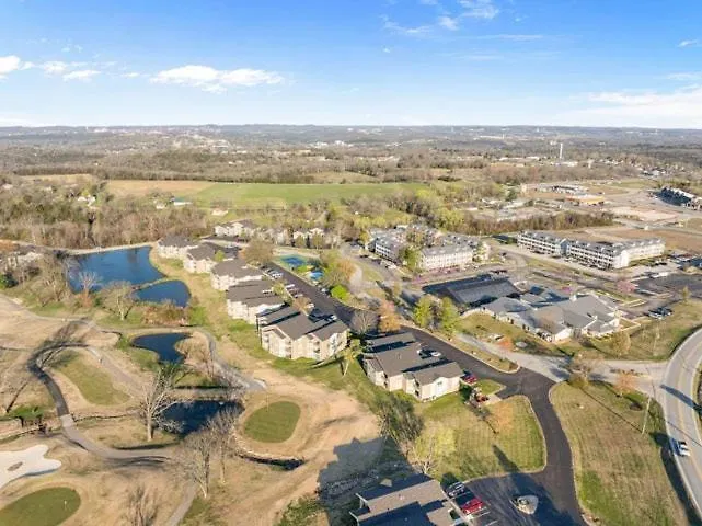 Luxurious At Hills - Beautifully Updated And Affordable - Family Amenities - No Steps Lägenhet