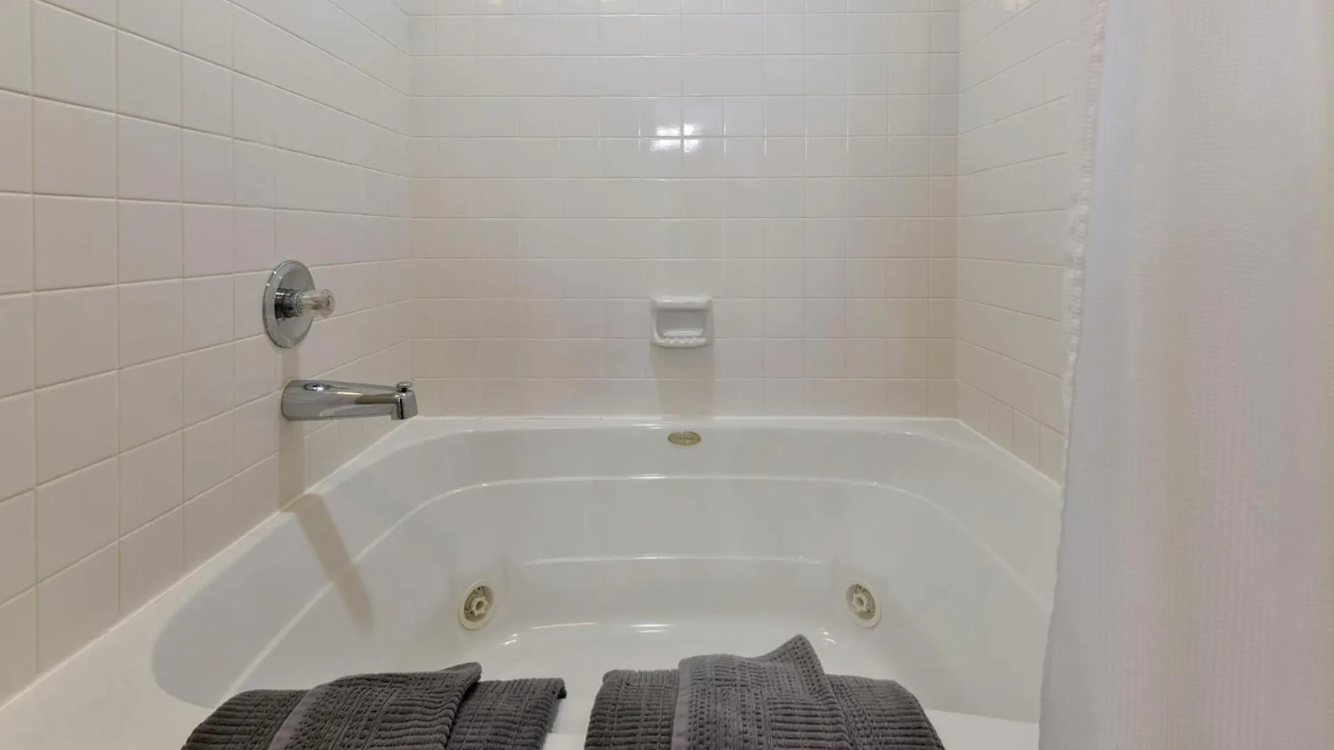 Lägenhet Luxurious At Hills - Beautifully Updated And Affordable - Family Amenities - No Steps