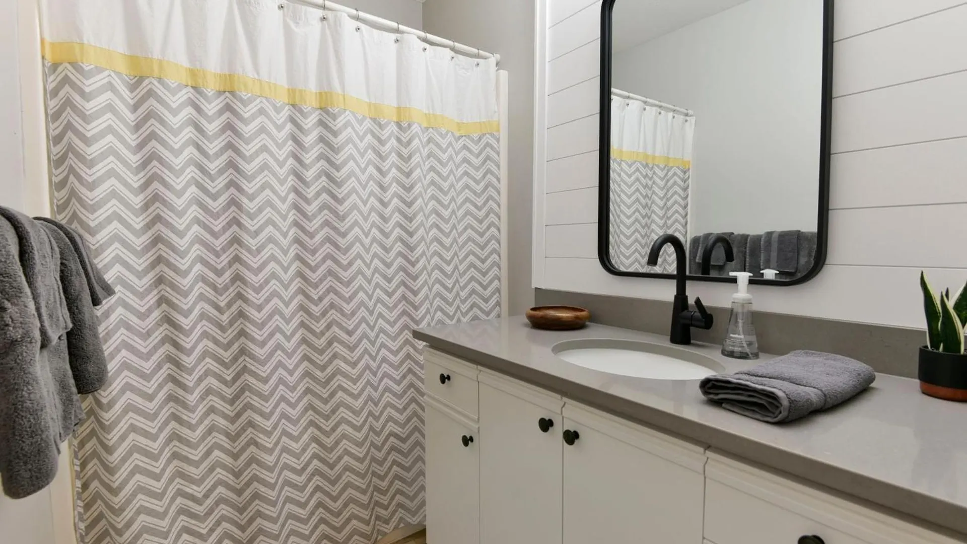 Lägenhet Luxurious At Hills - Beautifully Updated And Affordable - Family Amenities - No Steps Branson