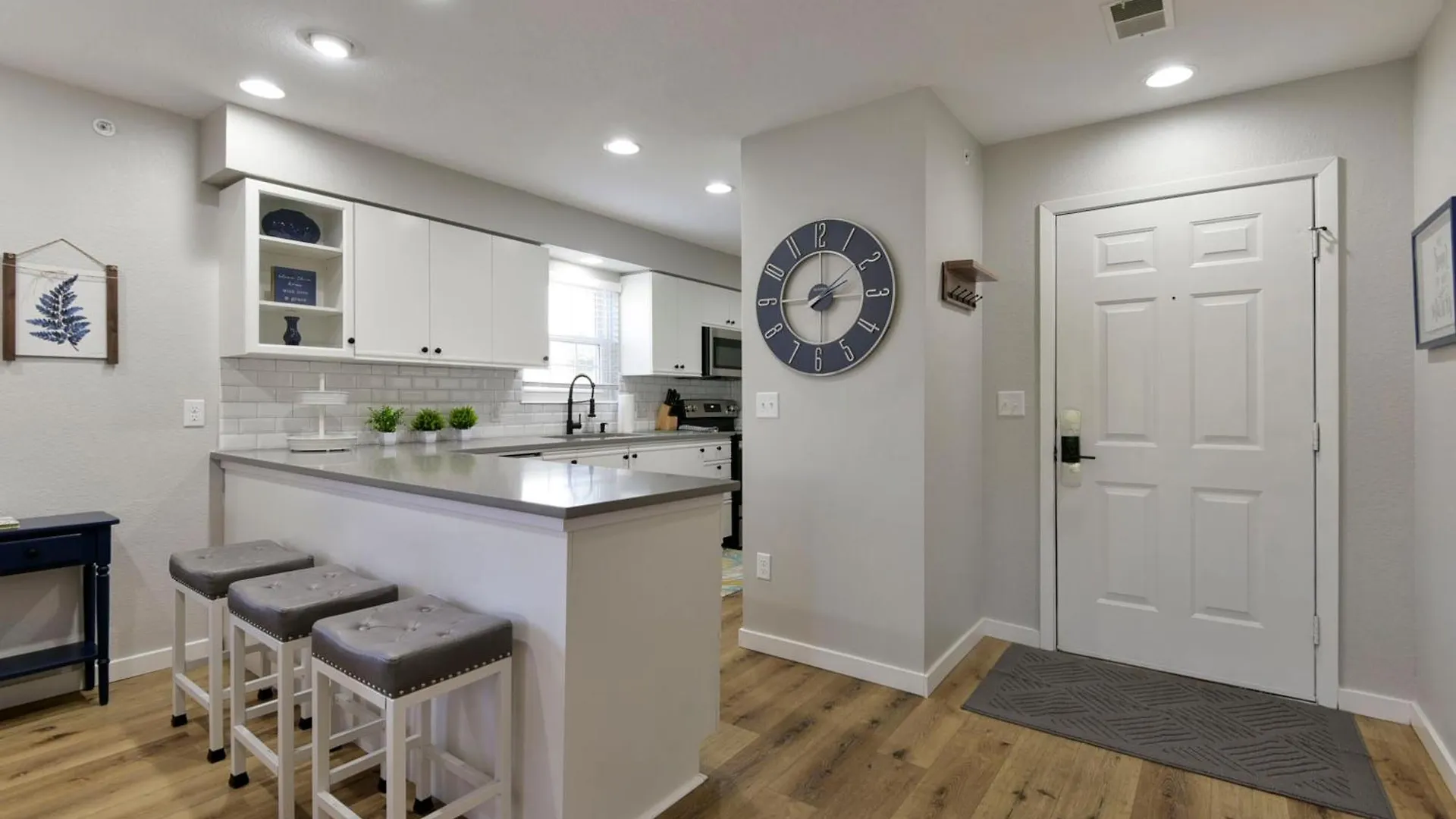 Lägenhet Luxurious At Hills - Beautifully Updated And Affordable - Family Amenities - No Steps