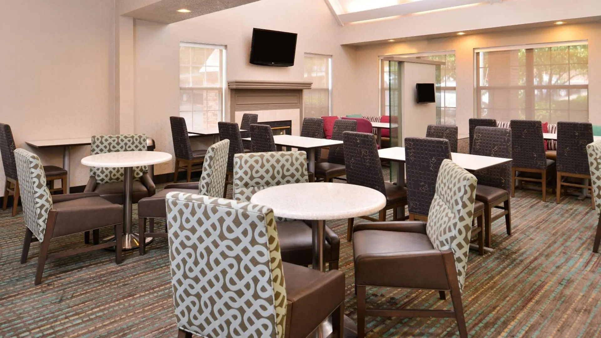 Hotel By Marriott