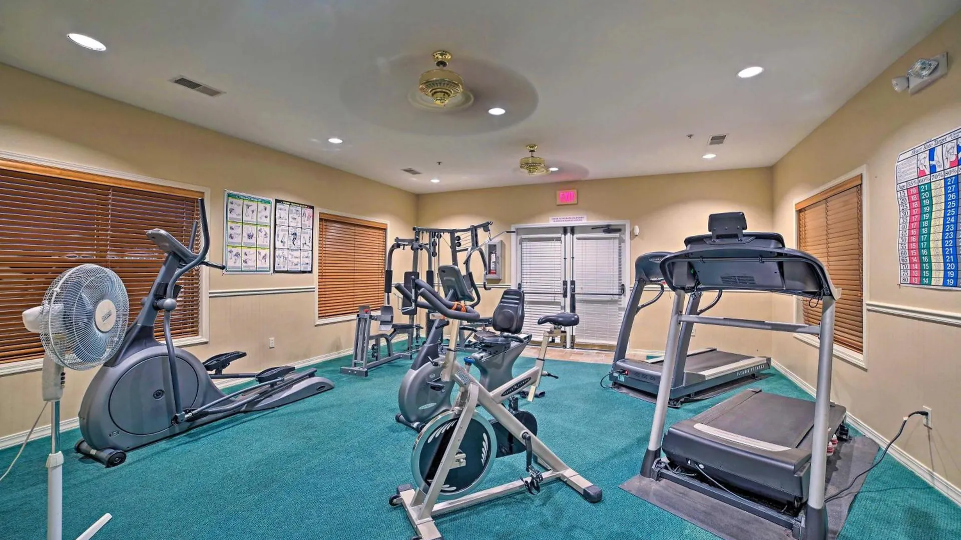 Ground-floor With Community Perks Apartment Branson