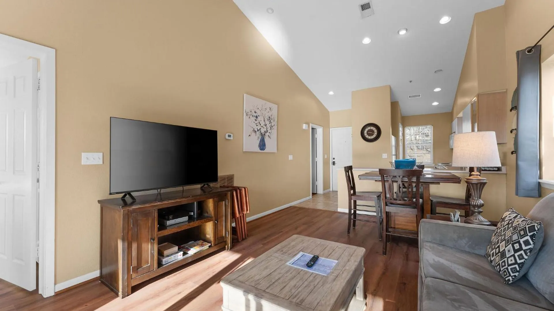 Cozy Floor 2br With View And Amenities!! アパートホテル