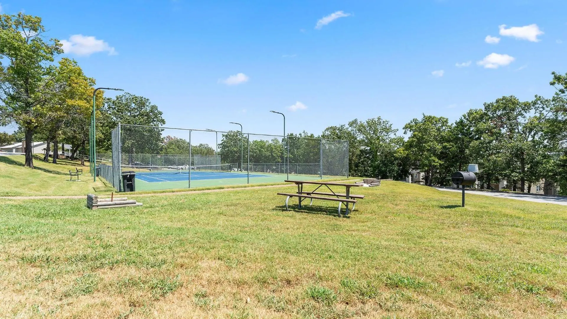 Cozy Floor 2br With View And Amenities!! *