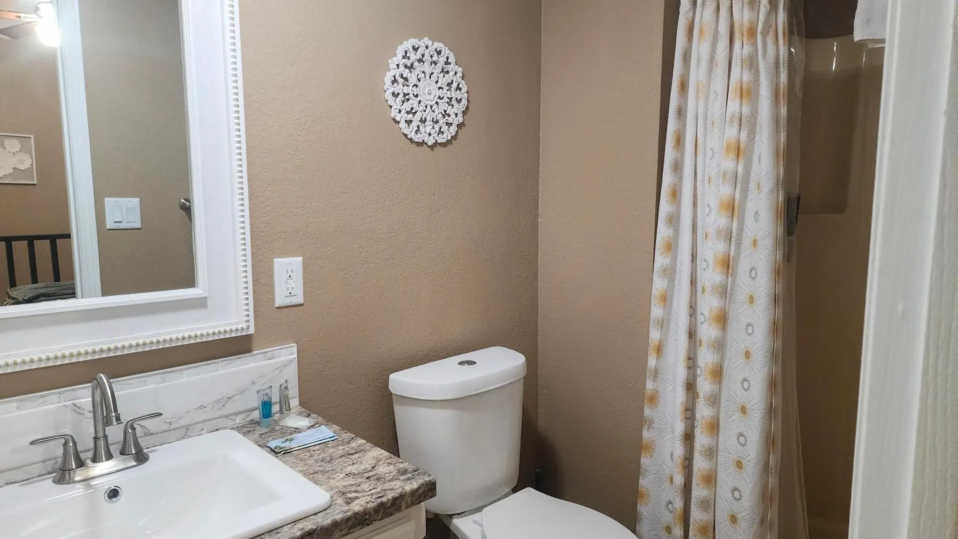 2br Cozy - Centrally Located - Free Activities Included - Stairs Required - Fc27-6 アパート *