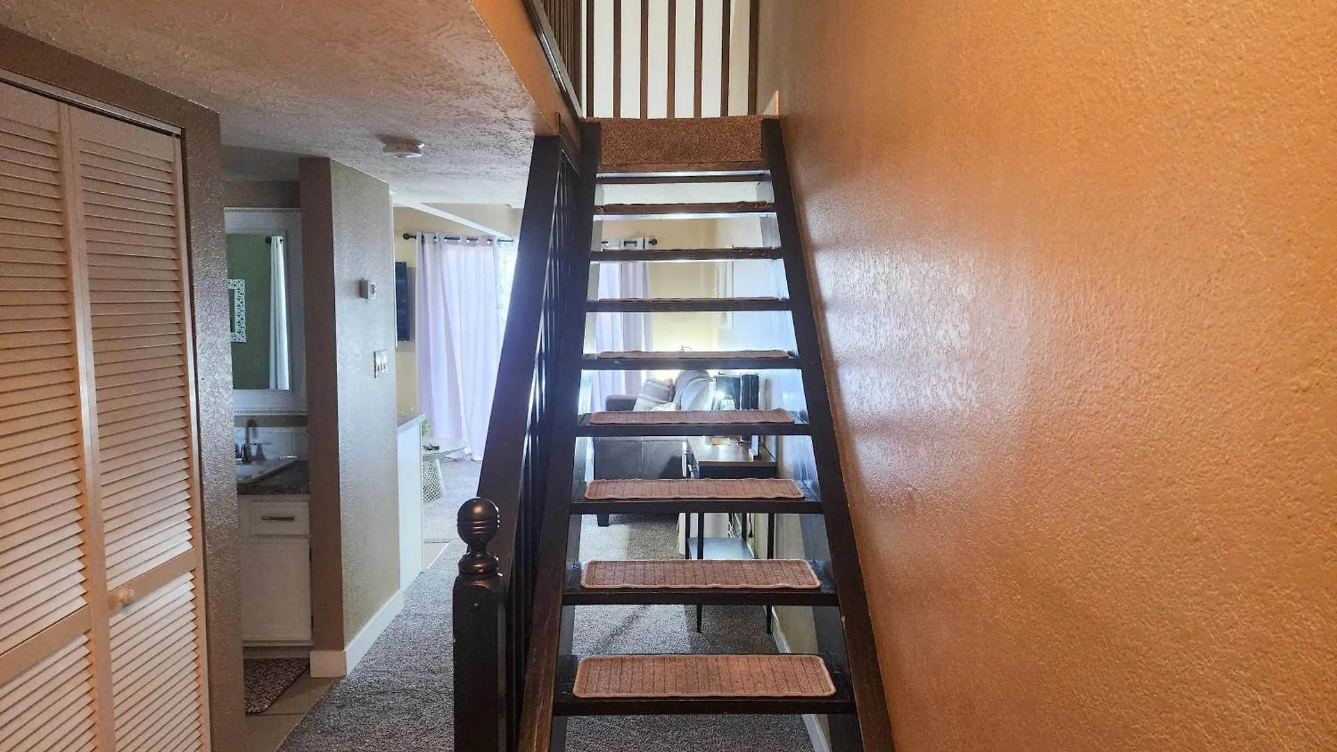 アパート 2br Cozy - Centrally Located - Free Activities Included - Stairs Required - Fc27-6 ブランソン