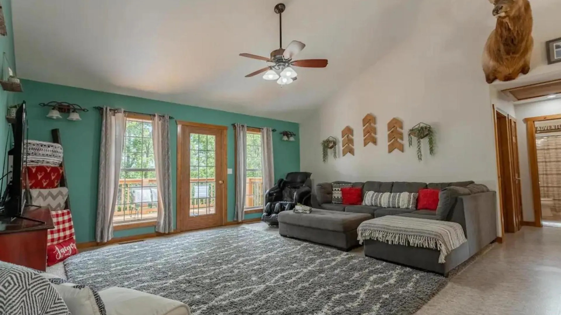 5 Bed Mountain View Retreat Branson