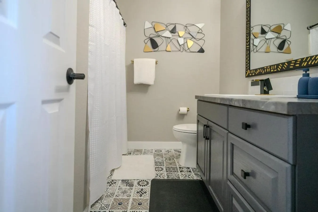 Semesterbostad Corner, Floor, Fall Creek, Convenient To 76 Branson
