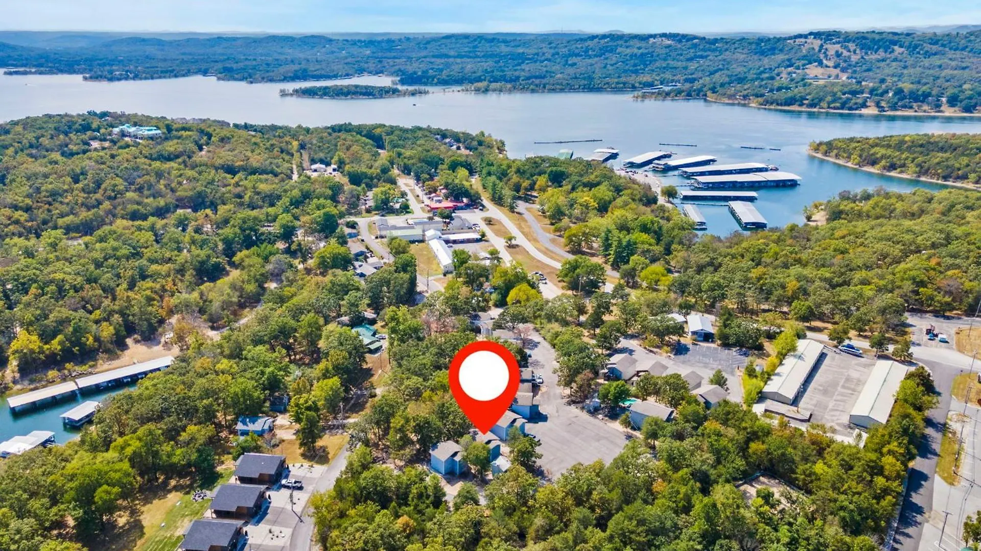 House Near Indian Point Marina & Silver Dollar City-free Daily Tickets-spiral Staircase *