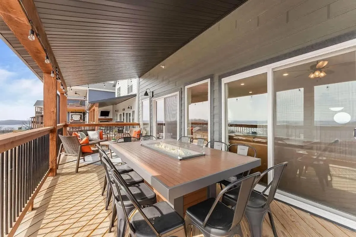 Modern Retreat Whot Tub Arcade & Stunning Views * Branson