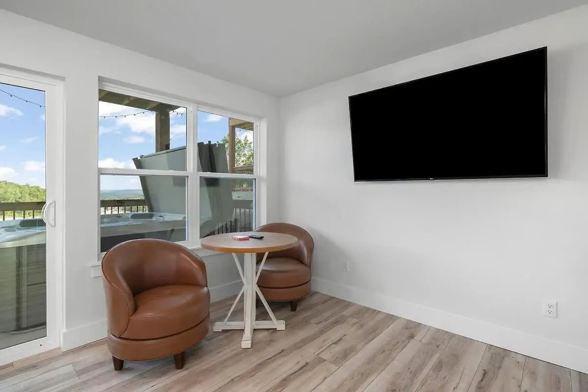 Cozy Table Rock W Hot Tub & Game Hébergement de vacances Branson