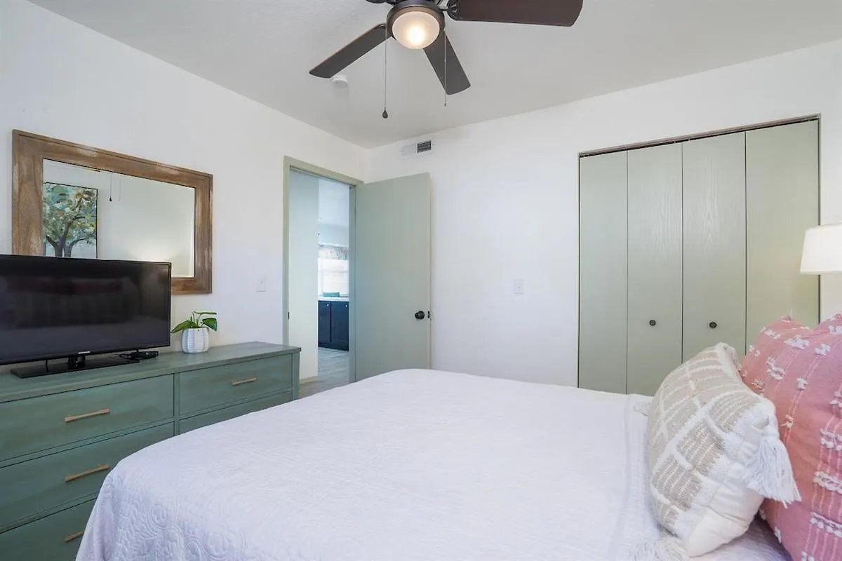 The Cove 5-3 By Sdc, Big Deck, Pool, Hot Tub, By , No Stairs Branson