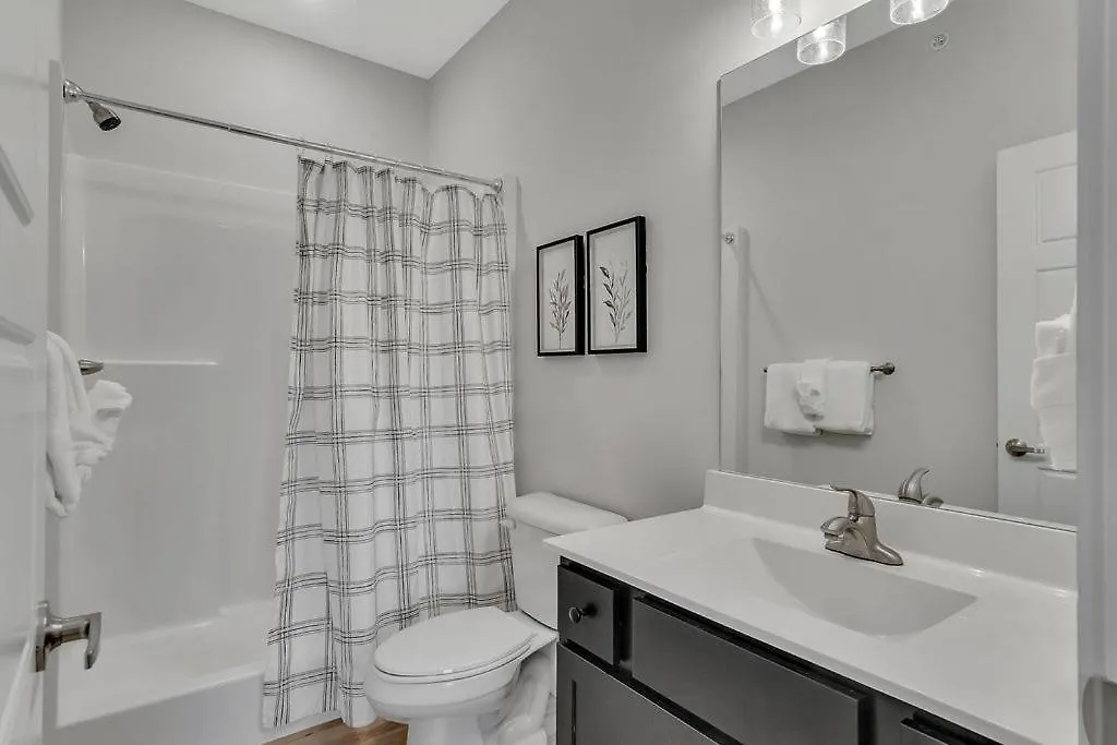 Putting Green-table Rock View-$400 Of Free Tickets-super Location-hot Tub! *