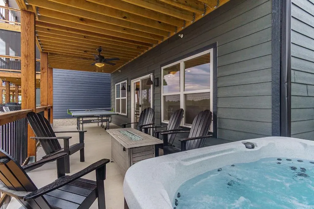 度假居 Putting Green-table Rock View-$400 Of Free Tickets-super Location-hot Tub! 布蘭森
