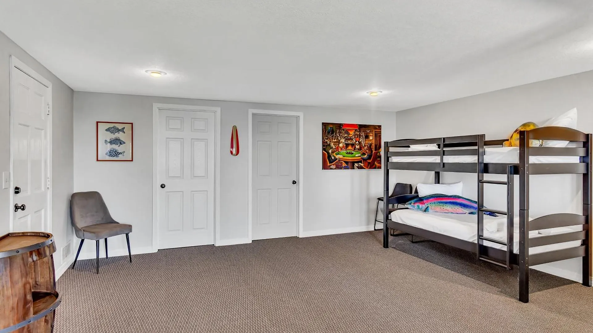 Tablerock Views, Private Outdoor Pool, Karaoke/games-2 Kitchens! Secluded On A Few Acres! 펜션