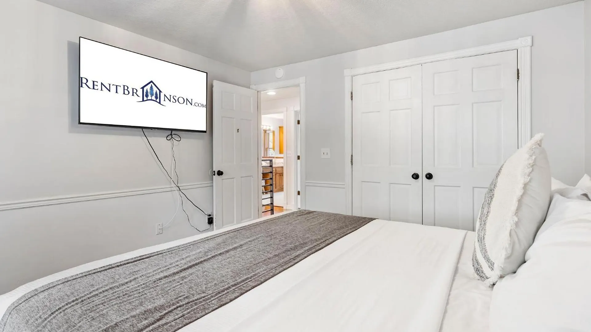 펜션 Tablerock Views, Private Outdoor Pool, Karaoke/games-2 Kitchens! Secluded On A Few Acres! *