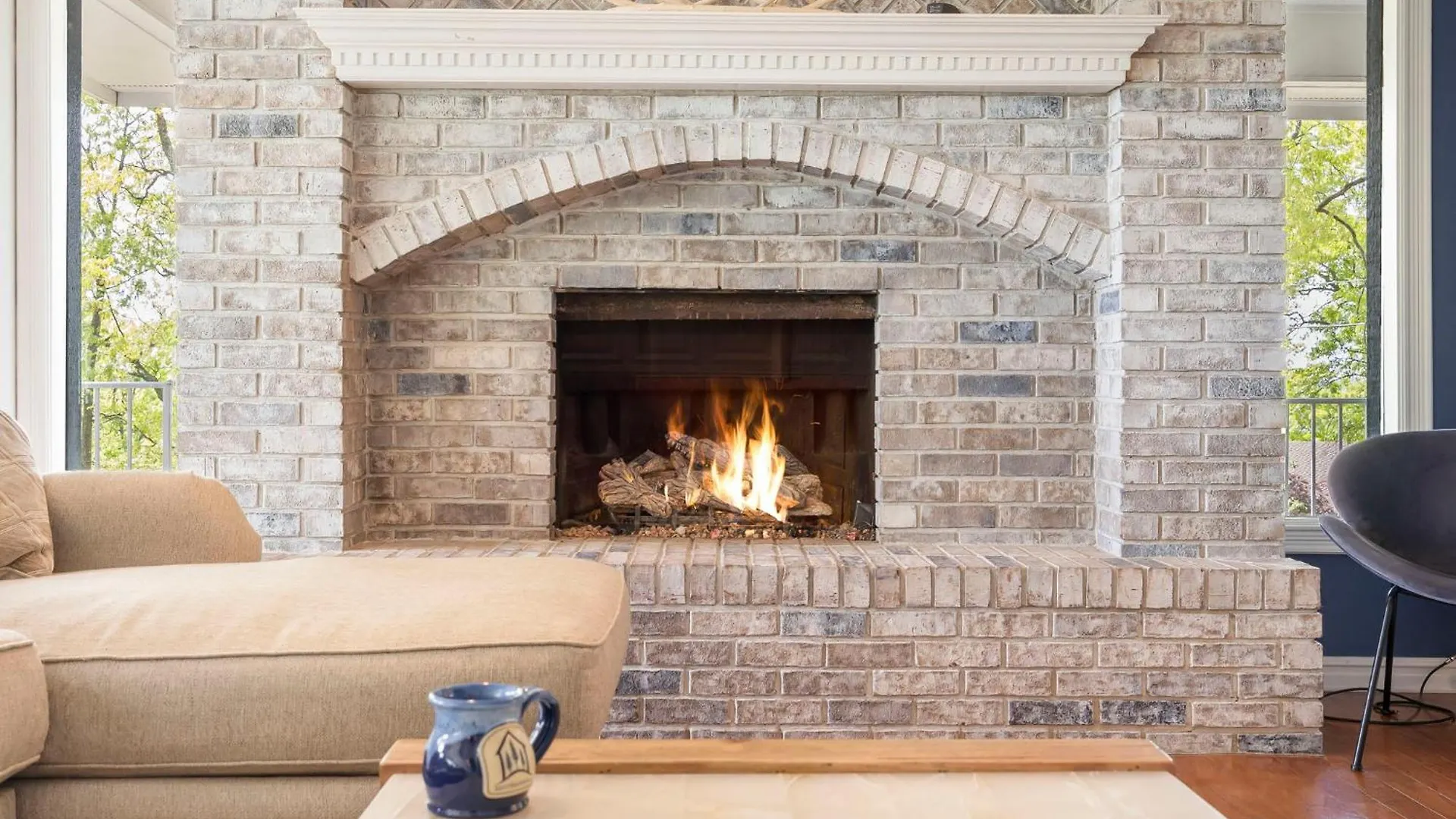 Tablerock Views, Private Outdoor Pool, Karaoke/games-2 Kitchens! Secluded On A Few Acres!