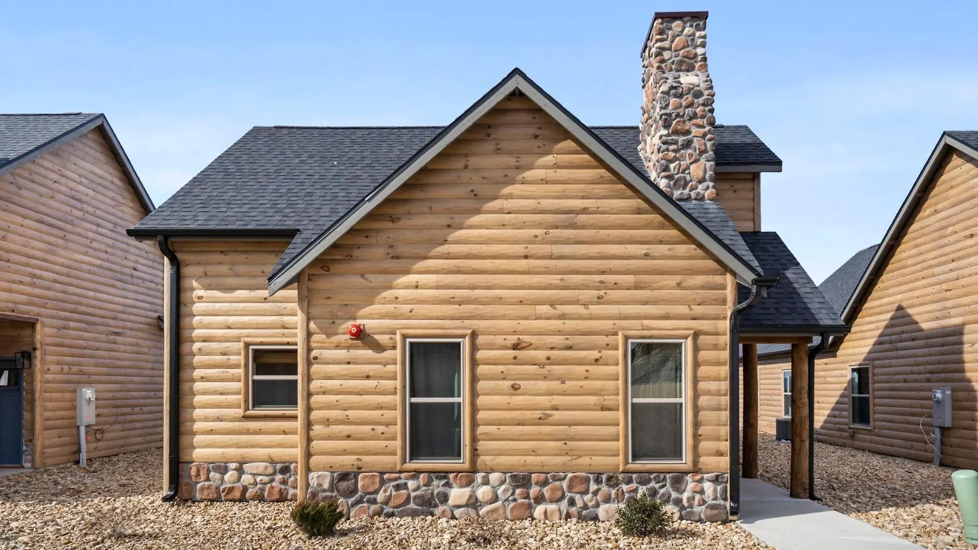 Holiday home New Log With Ozark Sunset Views, $400 Daily Activities Included, Pickleball Branson