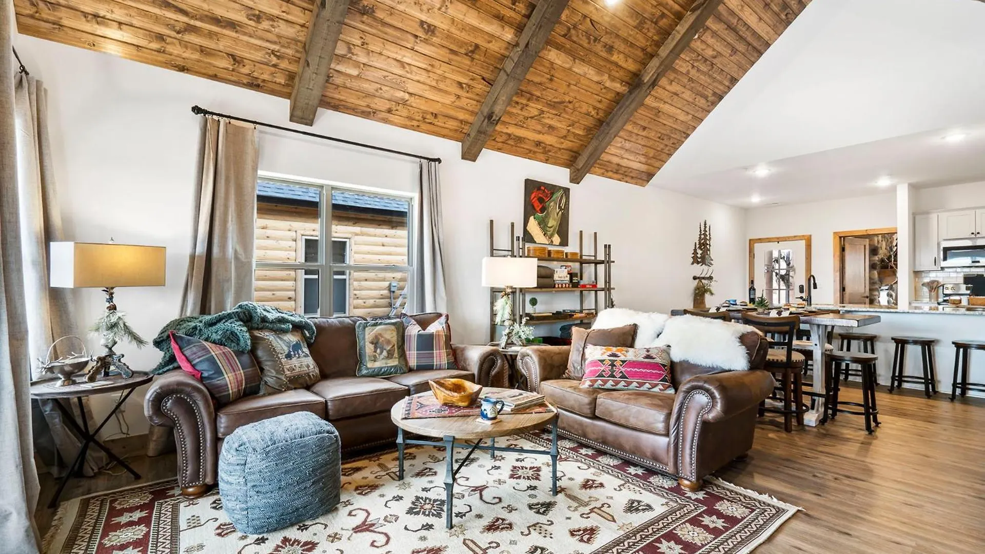 New Log With Ozark Sunset Views, $400 Daily Activities Included, Pickleball *