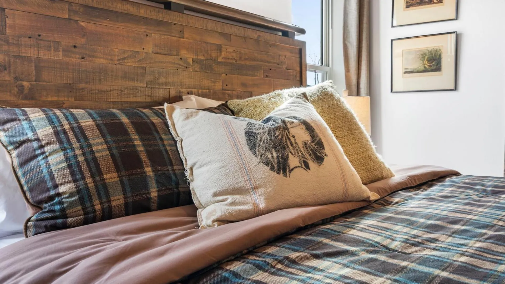 Holiday home New Log With Ozark Sunset Views, $400 Daily Activities Included, Pickleball Branson