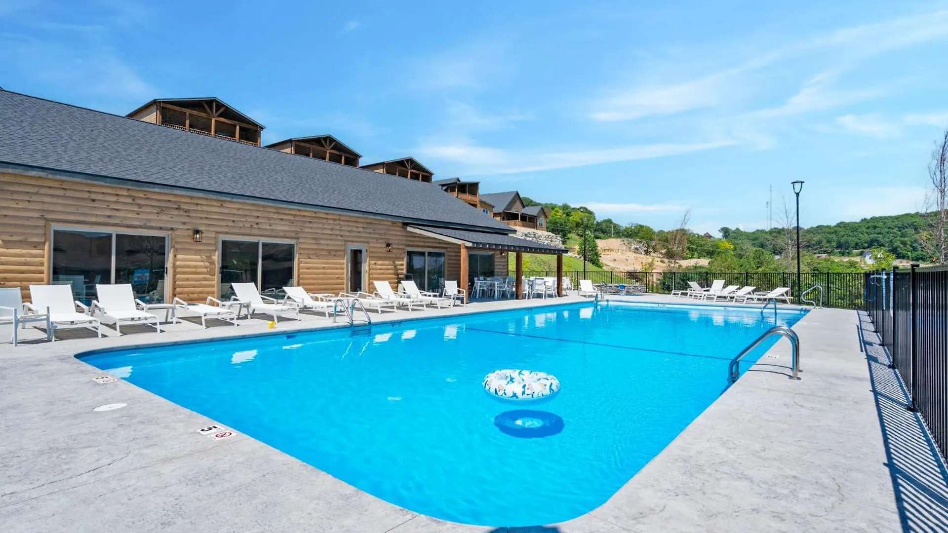 New Log With Ozark Sunset Views, $400 Daily Activities Included, Pickleball Holiday home Branson
