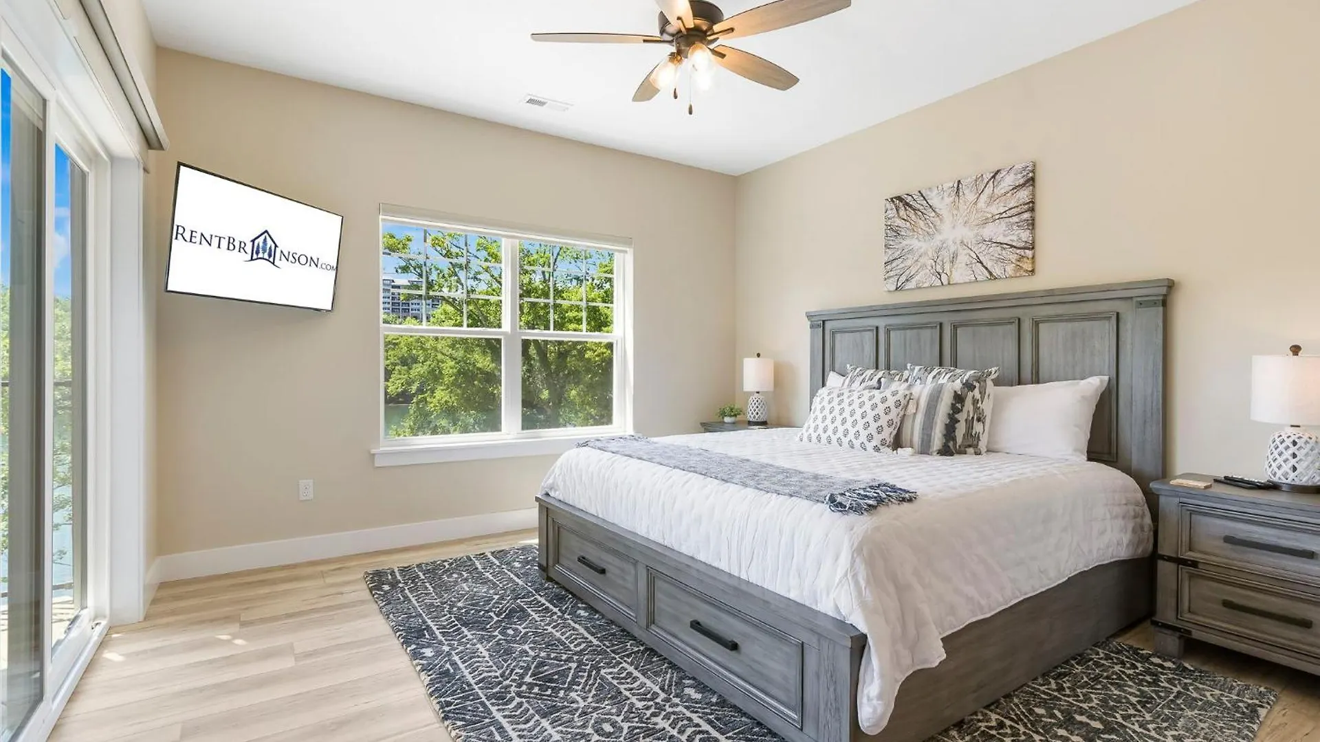 Taneycomo Views-near Landing-cmty Outdoor Pool-free Tickets-elevator! Branson