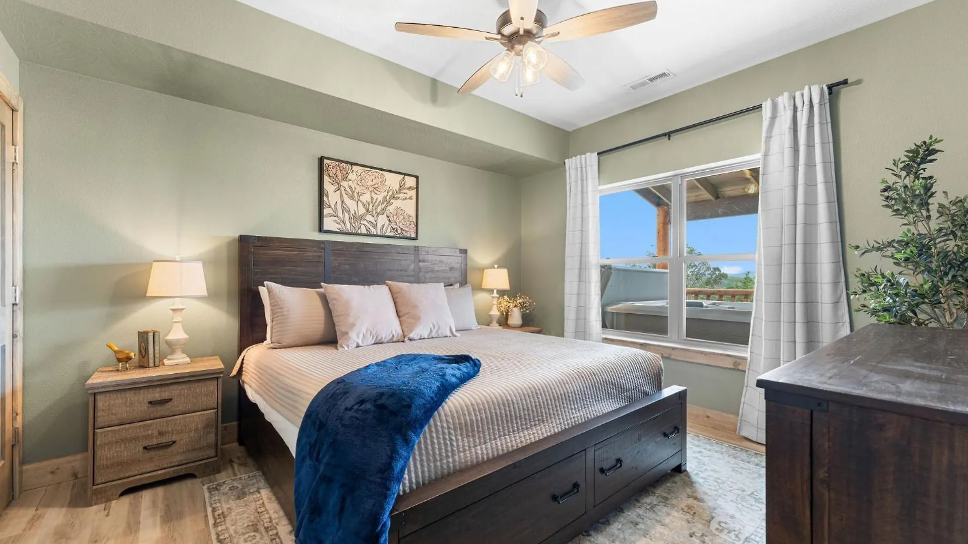Lakefront Haven With Hot Tub And Gym *