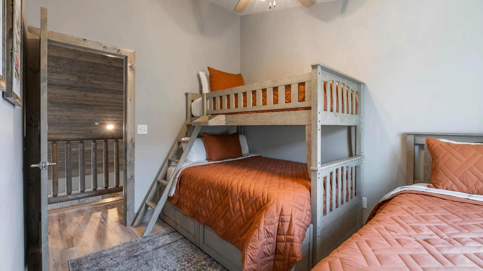 Lakefront Haven With Hot Tub And Gym * Branson