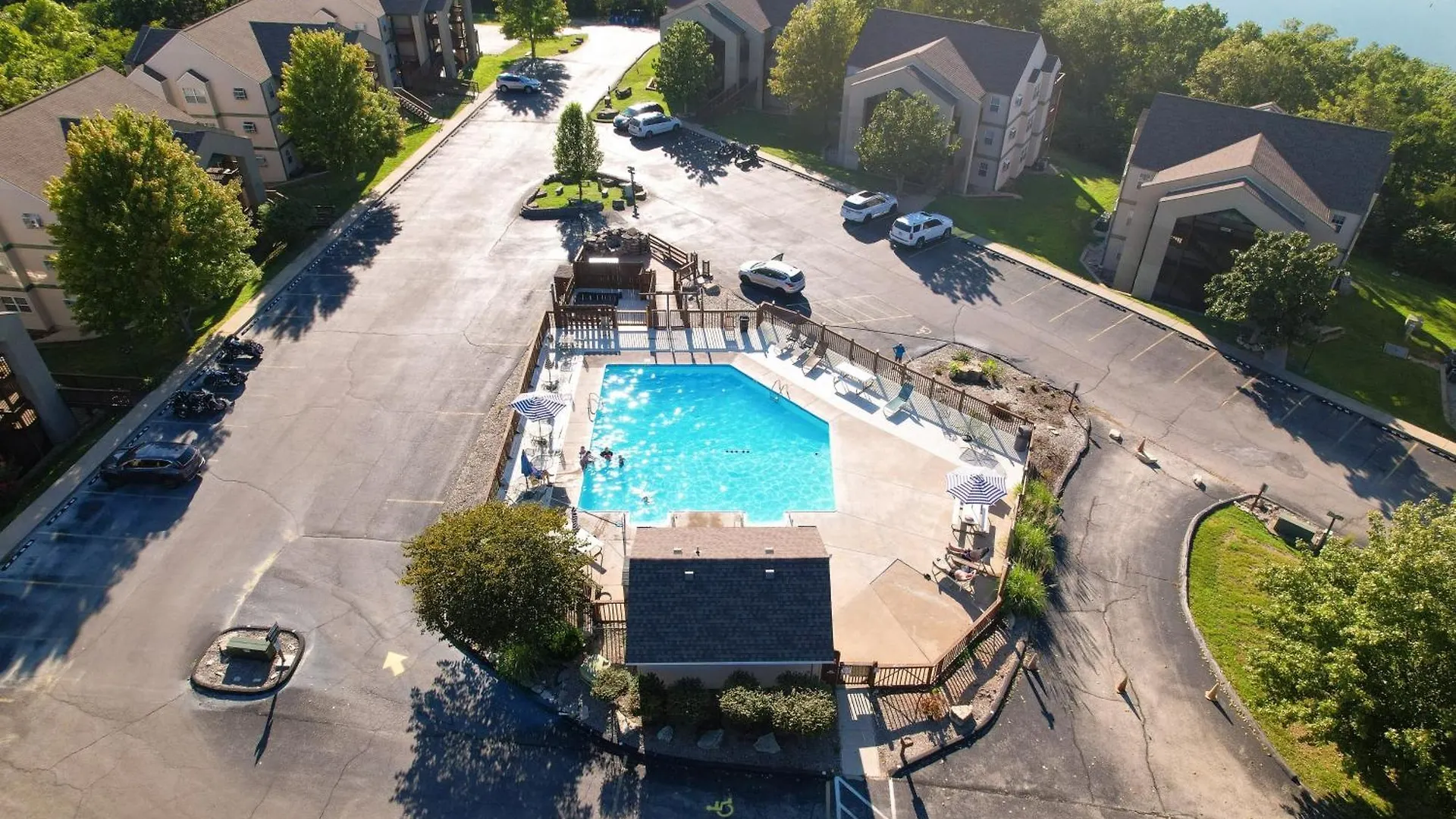Sunset Shoreline Retreat Branson