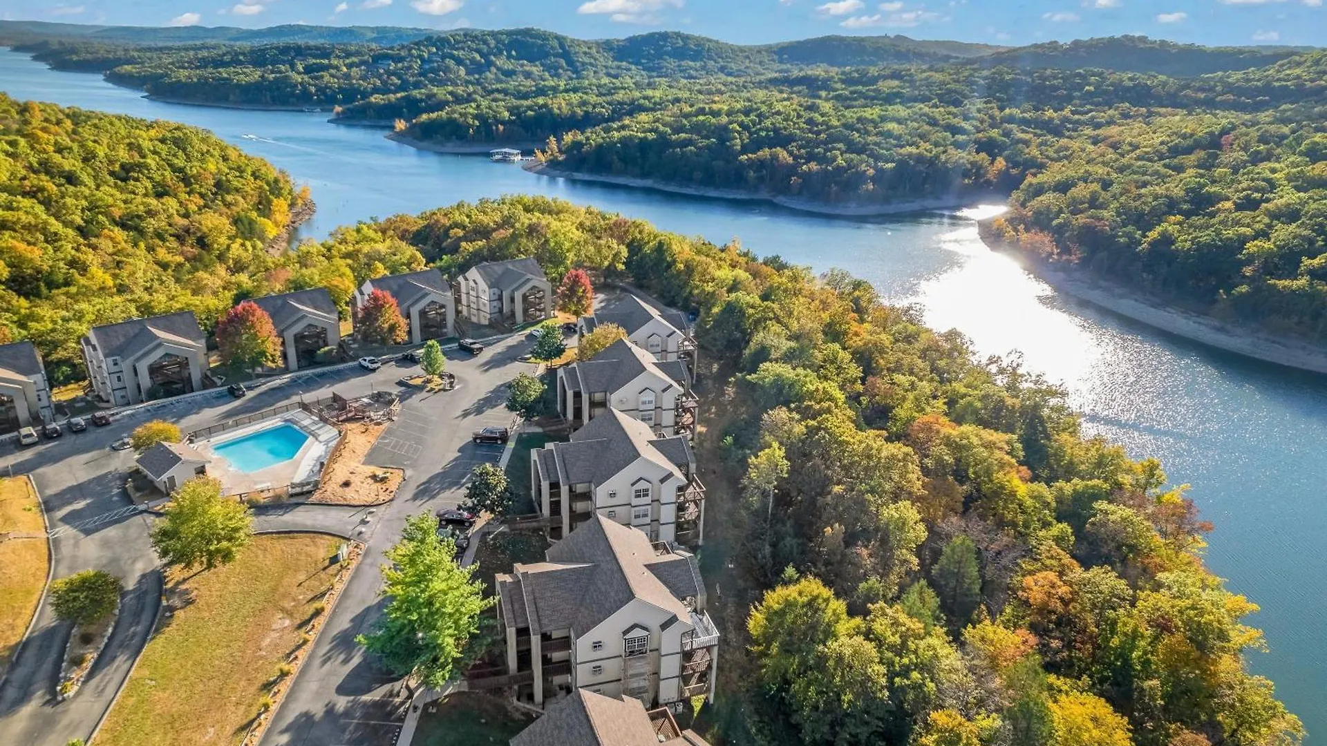 Sunset Shoreline Retreat Branson
